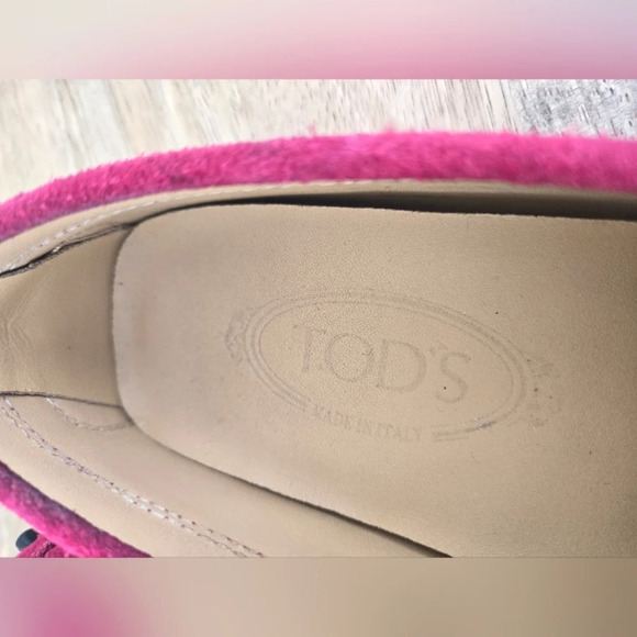 Tod's Pink Suede Driving Loafers - Picture 4 of 9